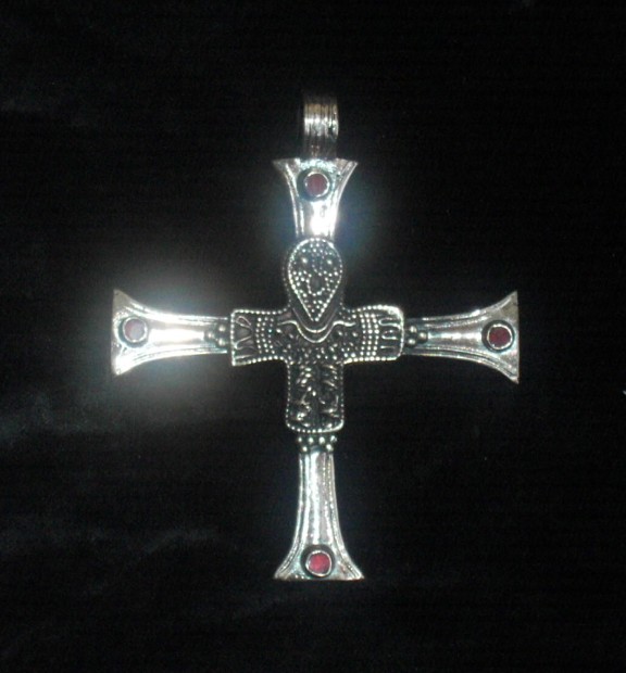 Mittelalterliches Kreuz Inspiration mit Carneol_Modell Birka_7x9cm_Keuze